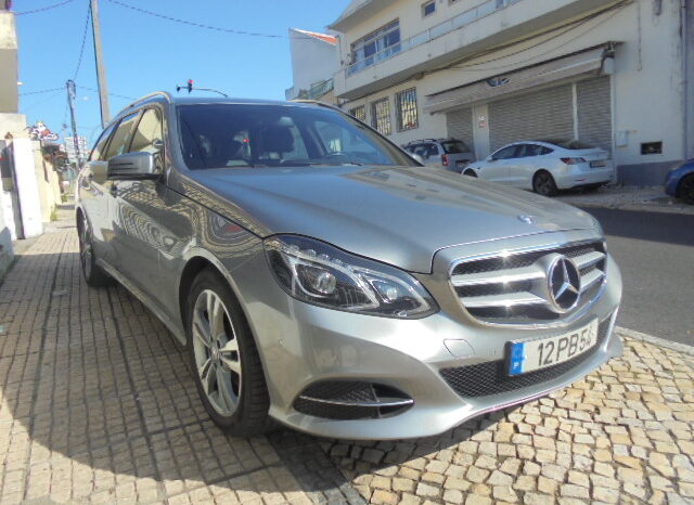 Mercedes-Benz E300 Hybrid completo