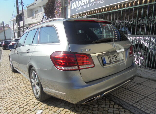 Mercedes-Benz E300 Hybrid completo