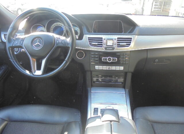 Mercedes-Benz E300 Hybrid completo