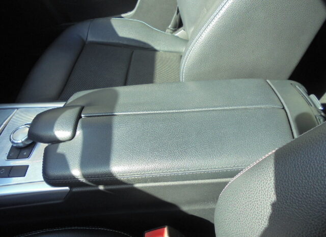 Mercedes-Benz E300 Hybrid completo