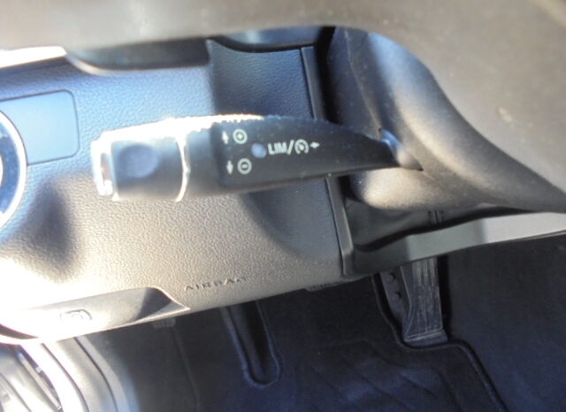 Mercedes-Benz E300 Hybrid completo