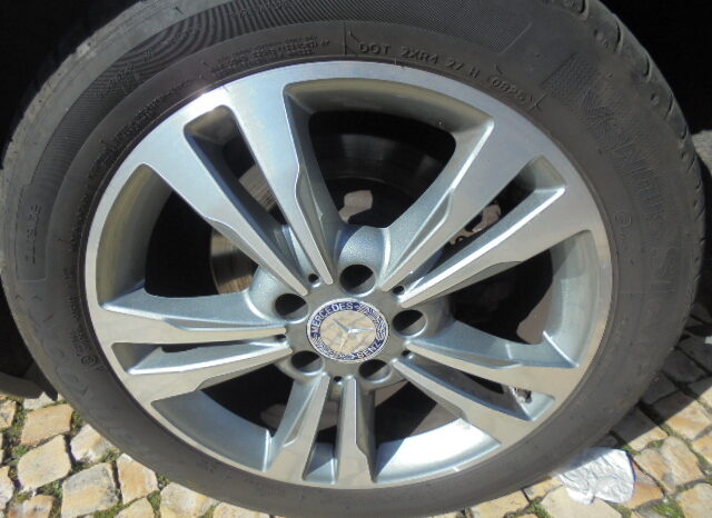 Mercedes-Benz E300 Hybrid completo