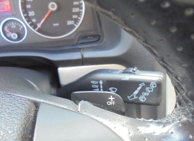 Volkswagen Scirocco 2.0 TDI Caixa Automática completo