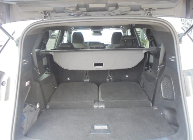 Peugeot 5008 1.2 Hybrido Allure completo