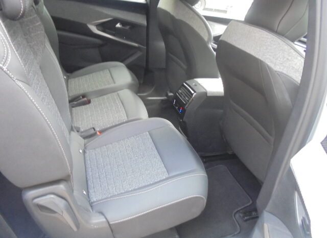 Peugeot 5008 1.2 Hybrido Allure completo