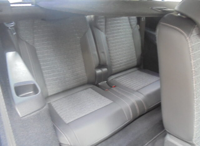 Peugeot 5008 1.2 Hybrido Allure completo
