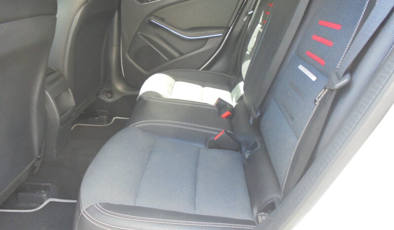 Mercedes-Benz A180 CDI AMG completo