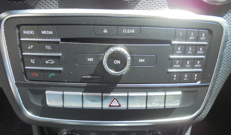 Mercedes-Benz A180 CDI AMG completo