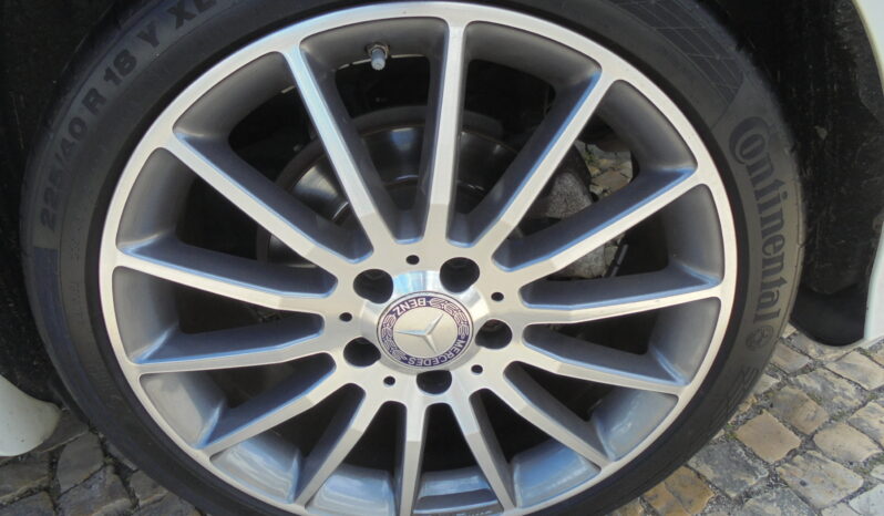 Mercedes-Benz A180 CDI AMG completo