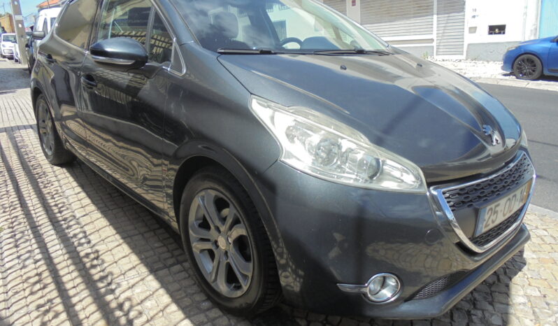 Peugeot 208 1.2 Alure completo