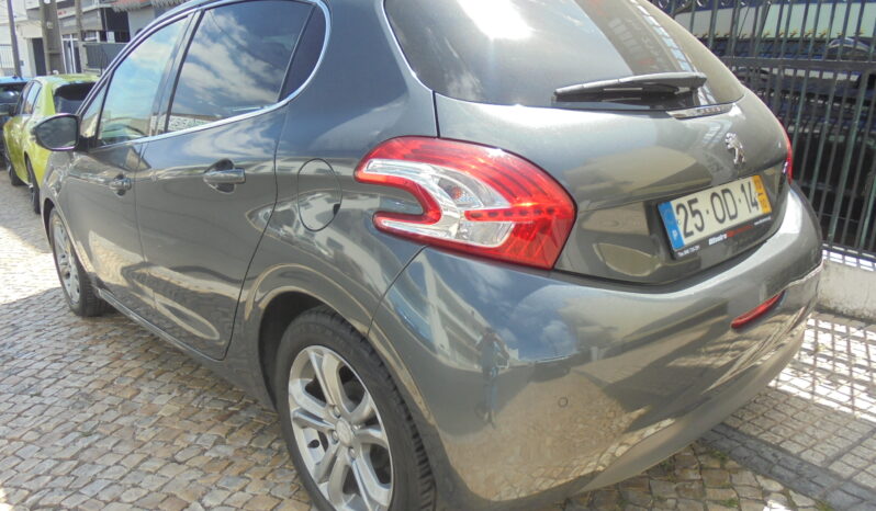 Peugeot 208 1.2 Alure completo
