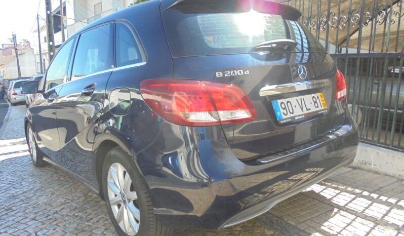 Mercedes-Benz B200 CDI completo
